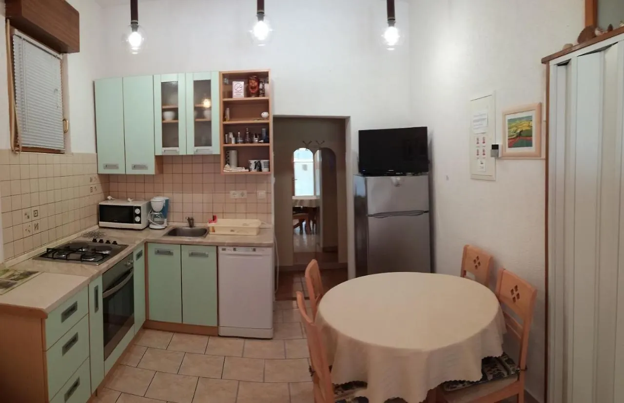 Alf Rab Apartment Kampor